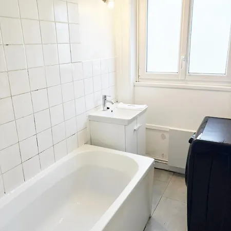 Appartement Renove Avec Acces Jardin Apartmán