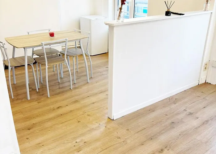 Appartement Parking Prive, Renove Acces Jardin