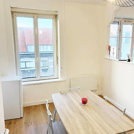 Parking Privé, Rénové Accès Jardin