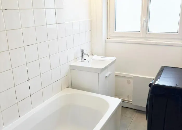 Parking Privé, Rénové Accès Jardin Apartamento