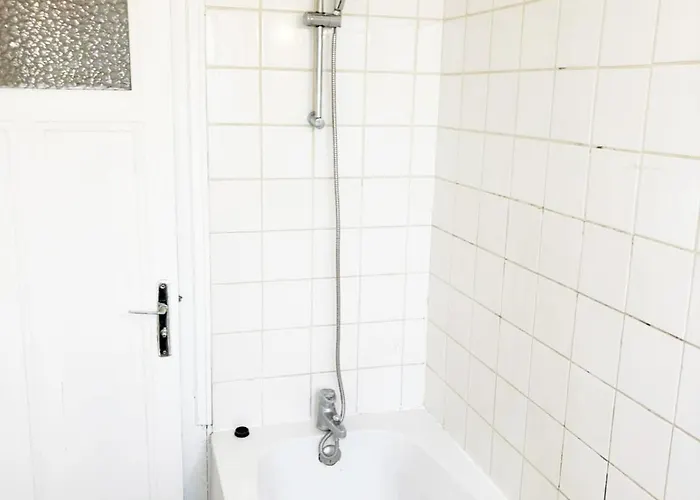 Apartment Parking Prive, Renove Acces Jardin *